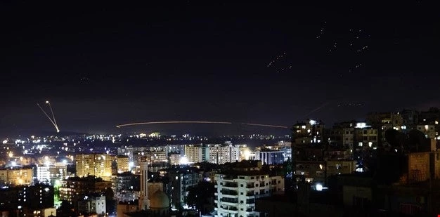 Αναφορές ότι η συριακή αεράμυνα χτύπησε 3 ισραηλινά αεροσκάφη τη νύχτα της επίθεσης